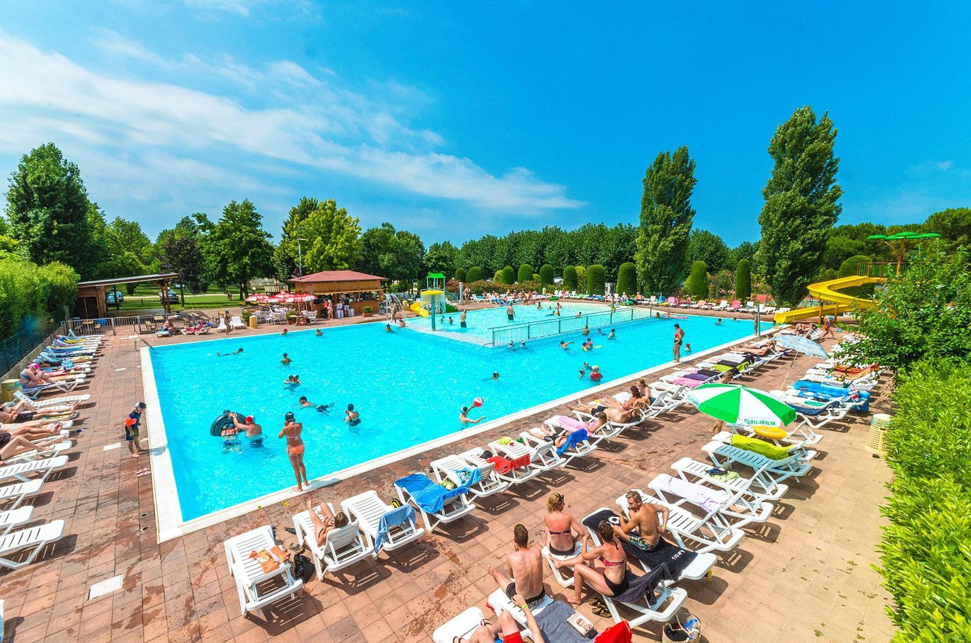 فندق Eurocampingpacengo لاتيزي المظهر الخارجي الصورة